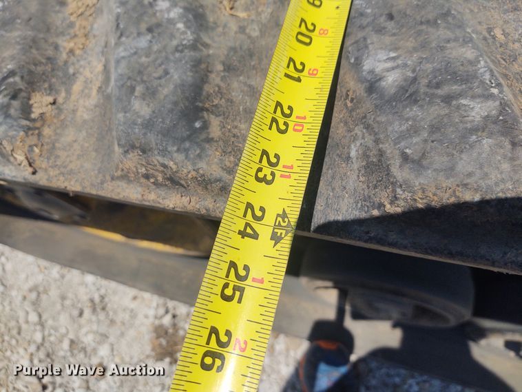 image for item BY9336 2000 John Deere 8410T  tractor