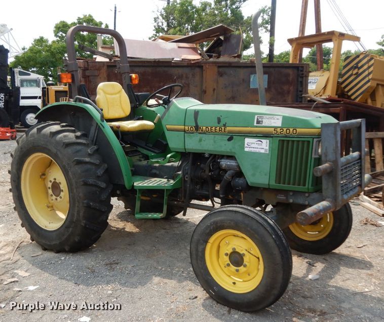 image for item DC2061 1992 John Deere 5200  tractor