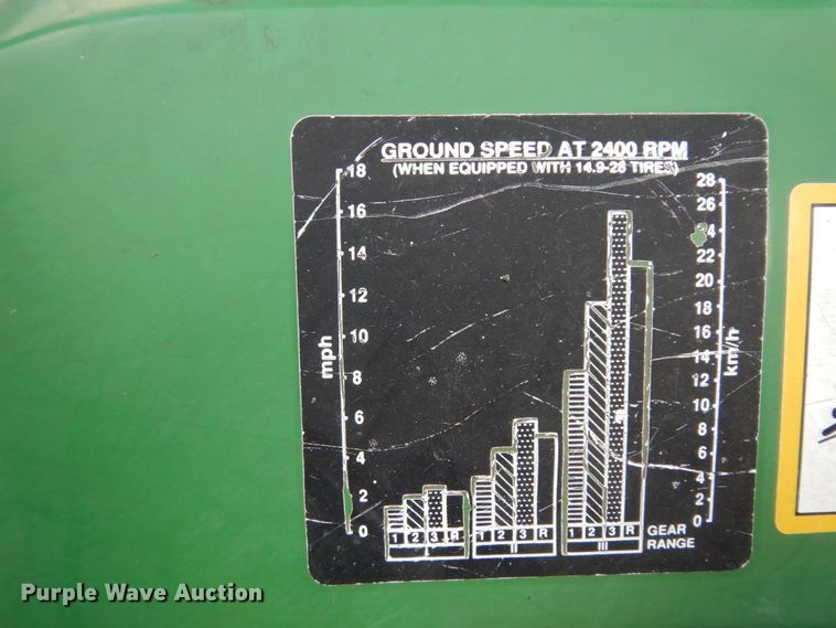 image for item DC2061 1992 John Deere 5200  tractor