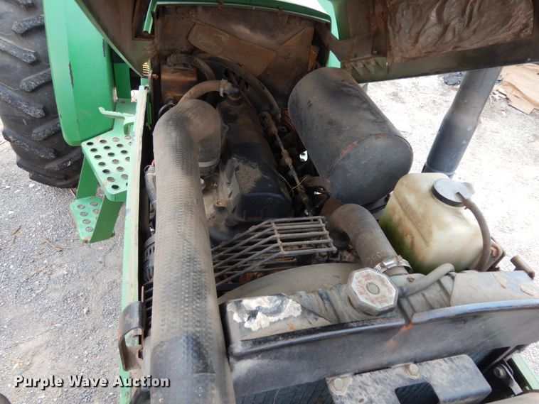 image for item DC2061 1992 John Deere 5200  tractor