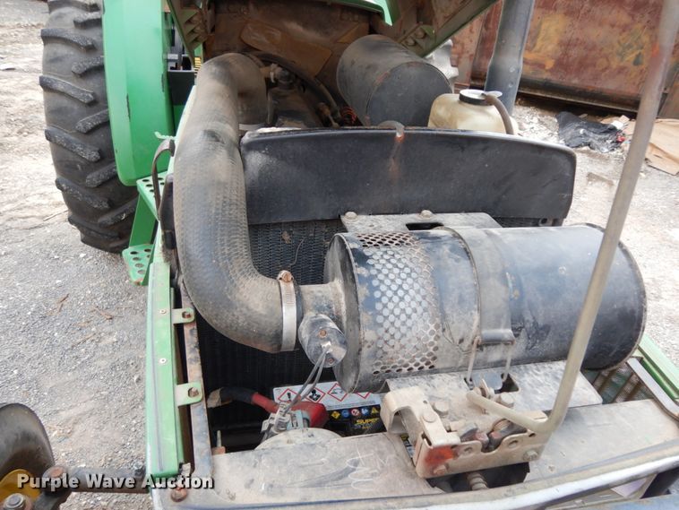 image for item DC2061 1992 John Deere 5200  tractor