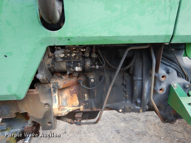 image for item DC2061 1992 John Deere 5200  tractor