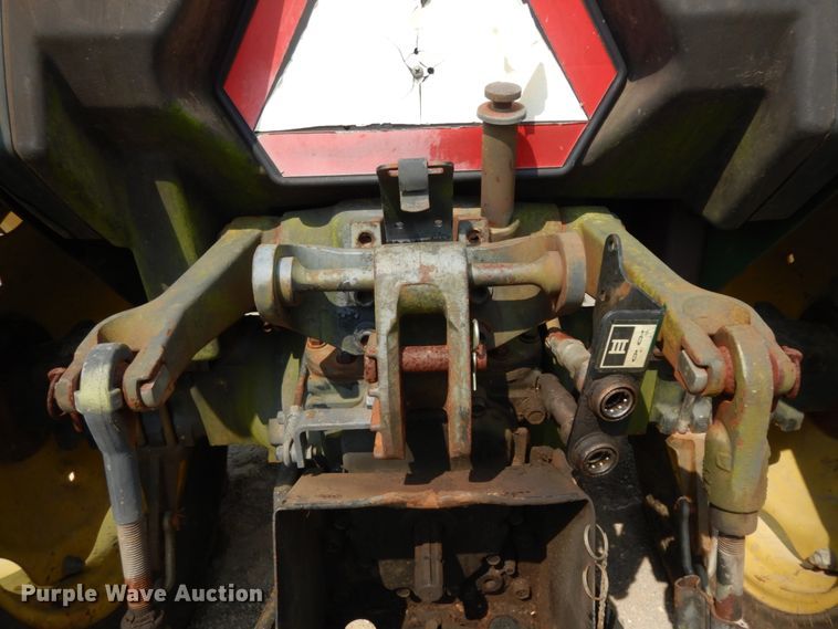 image for item DC2061 1992 John Deere 5200  tractor