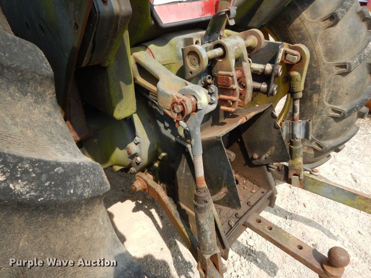 image for item DC2061 1992 John Deere 5200  tractor