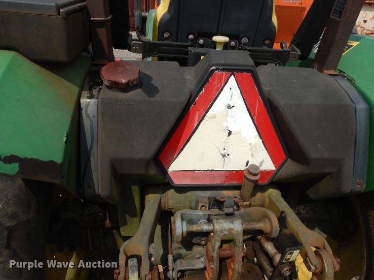 image for item DC2061 1992 John Deere 5200  tractor