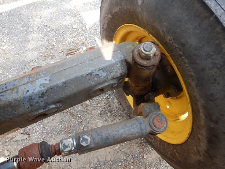 image for item DC2061 1992 John Deere 5200  tractor