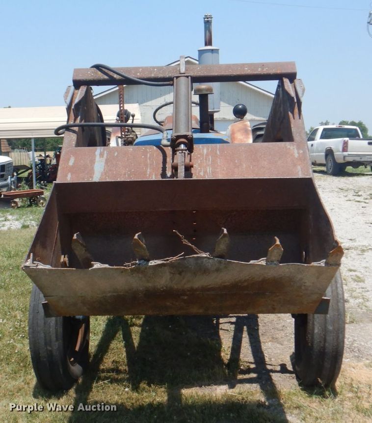 image for item DL0074 1967 Ford 5000  tractor