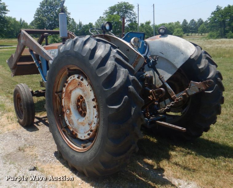image for item DL0074 1967 Ford 5000  tractor