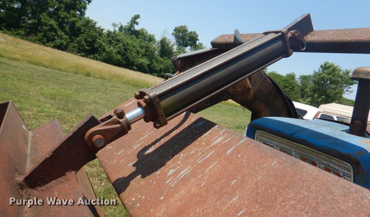 image for item DL0074 1967 Ford 5000  tractor