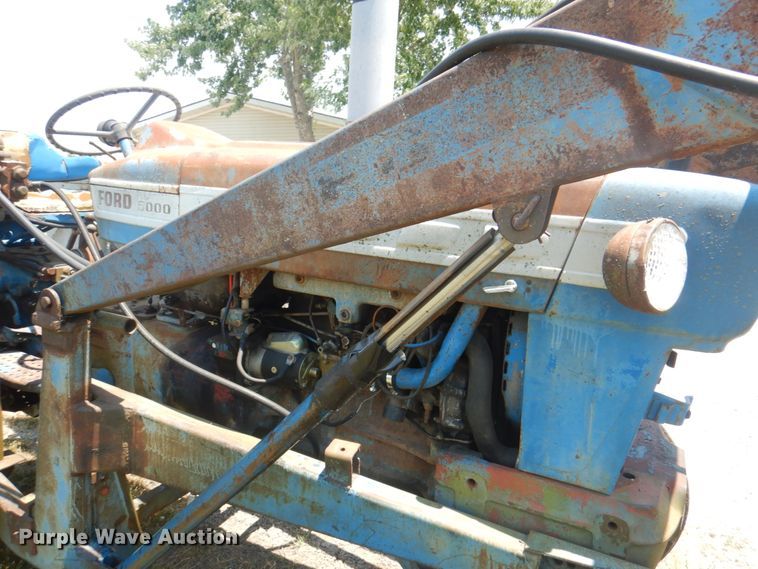 image for item DL0074 1967 Ford 5000  tractor