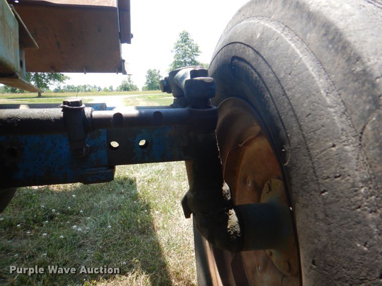image for item DL0074 1967 Ford 5000  tractor