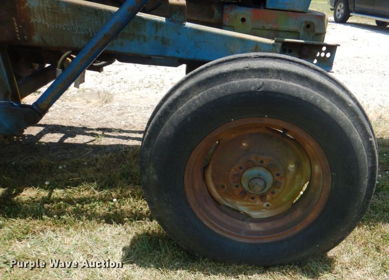 image for item DL0074 1967 Ford 5000  tractor