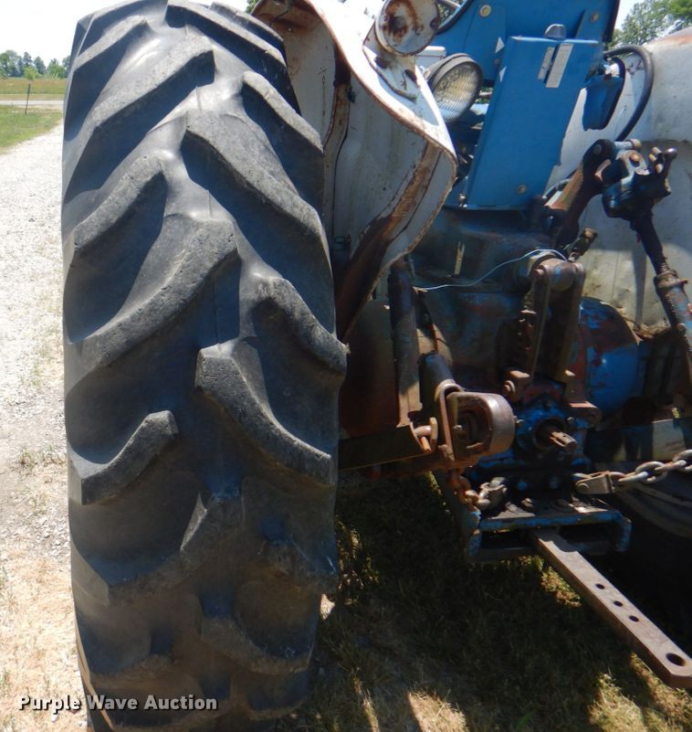 image for item DL0074 1967 Ford 5000  tractor