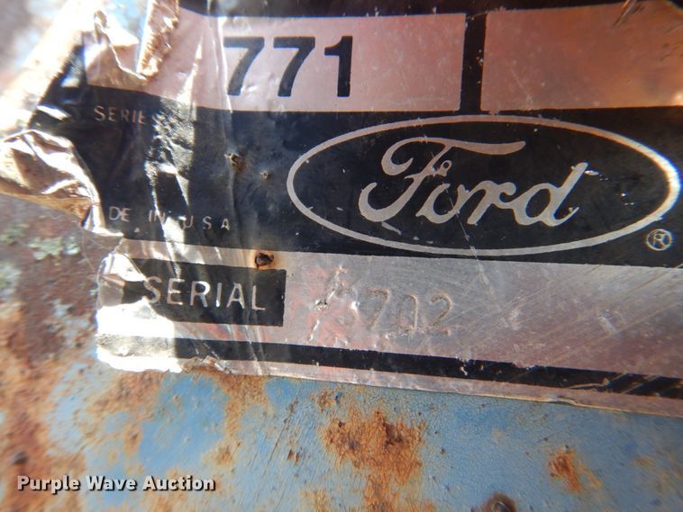 image for item DL0074 1967 Ford 5000  tractor