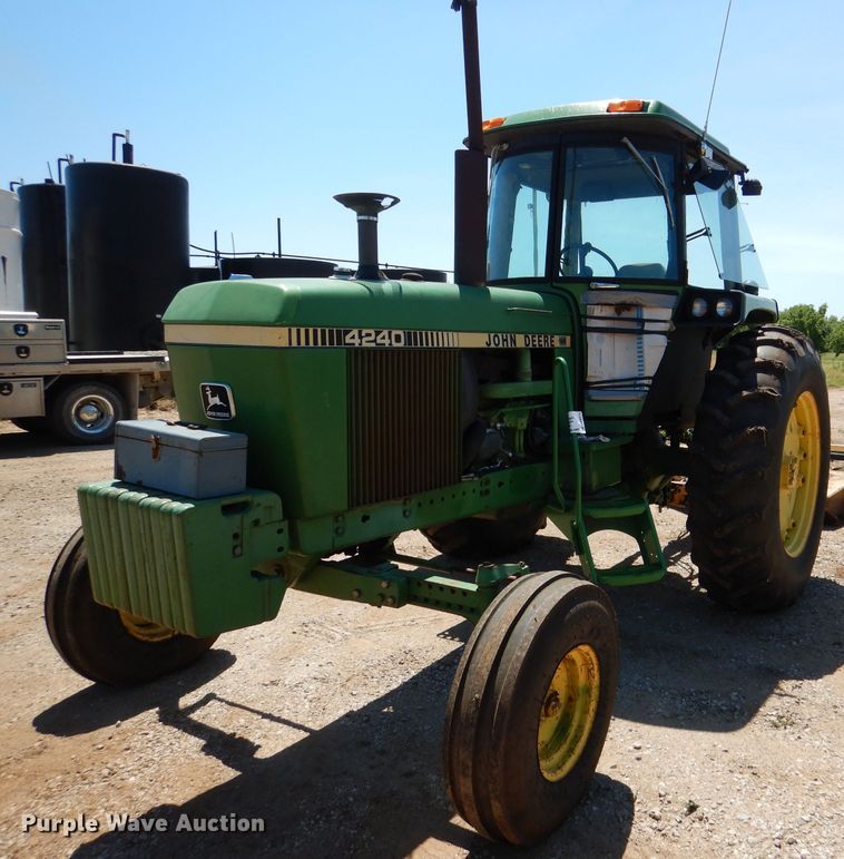 image for item DM0026 1982 John Deere 4240  tractor