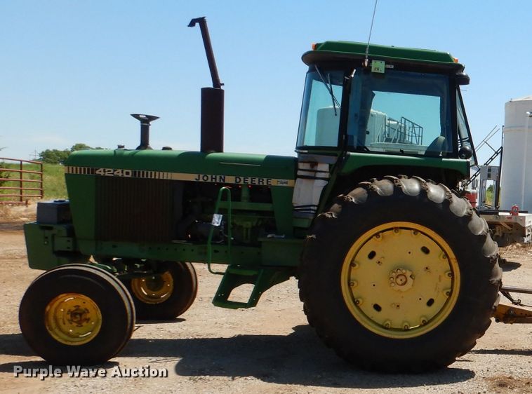 image for item DM0026 1982 John Deere 4240  tractor