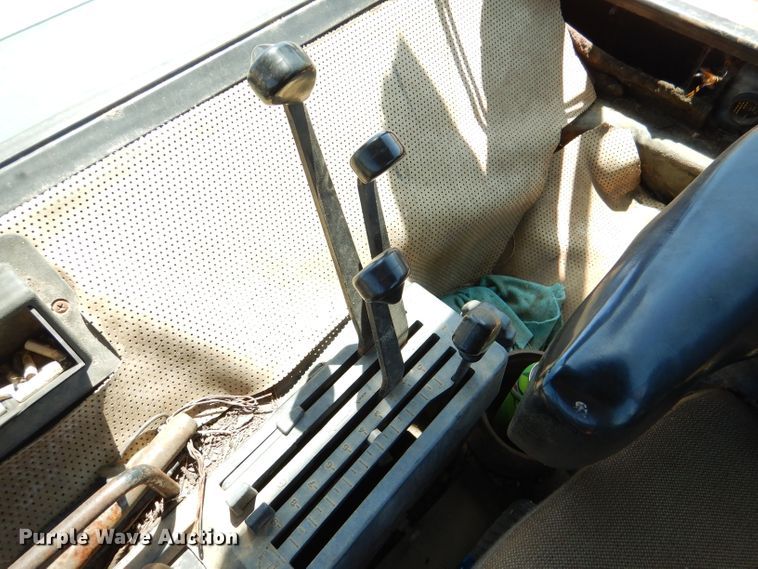 image for item DM0026 1982 John Deere 4240  tractor