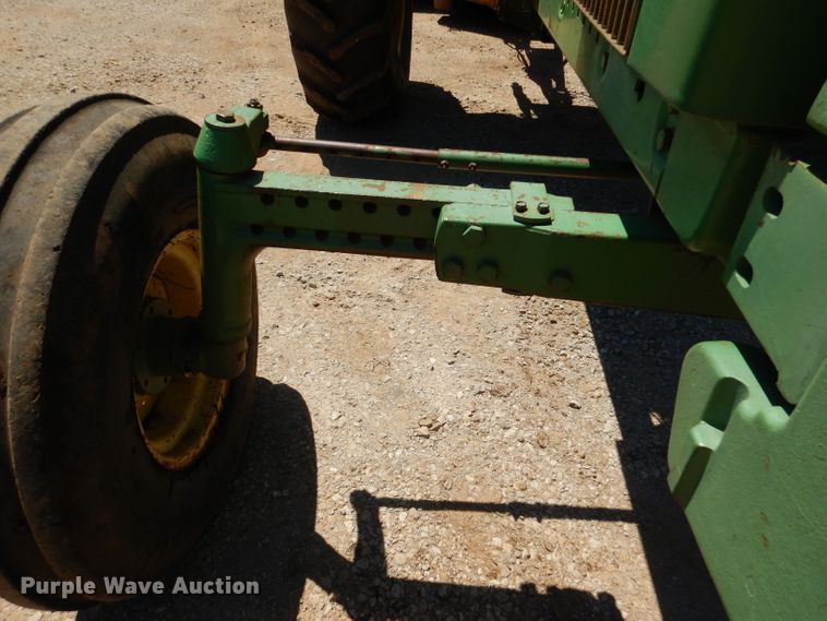 image for item DM0026 1982 John Deere 4240  tractor