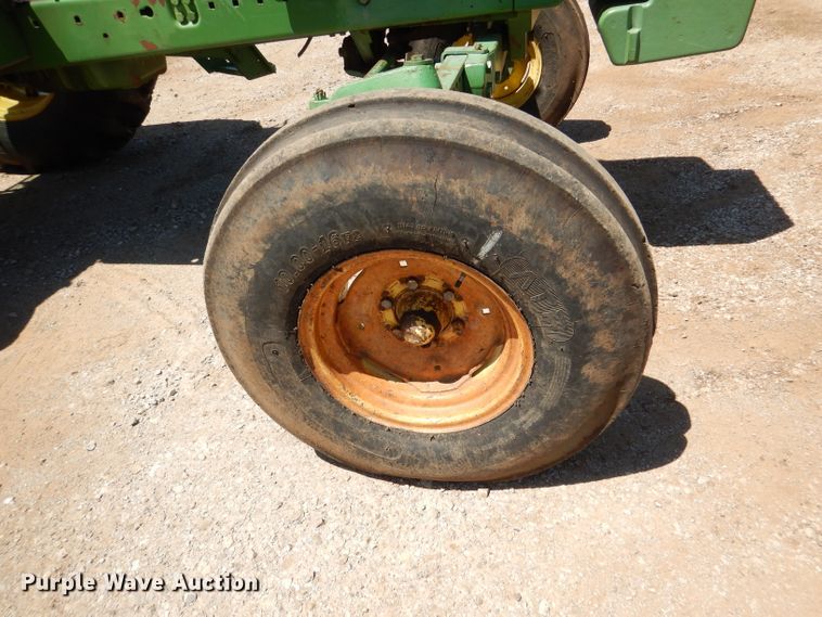 image for item DM0026 1982 John Deere 4240  tractor