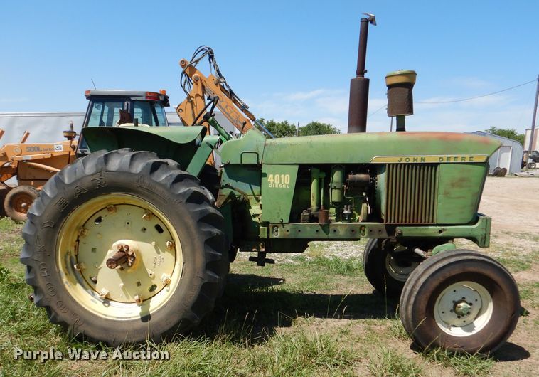 image for item DM0031 1962 John Deere 4010  tractor