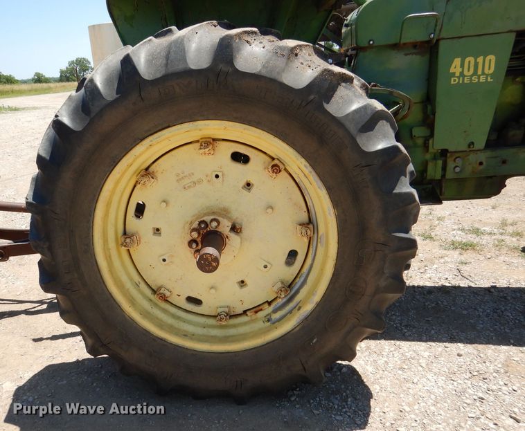 image for item DM0031 1962 John Deere 4010  tractor