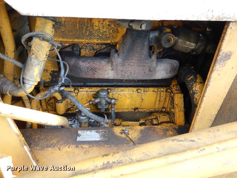 image for item DM0068 International 260  tractor