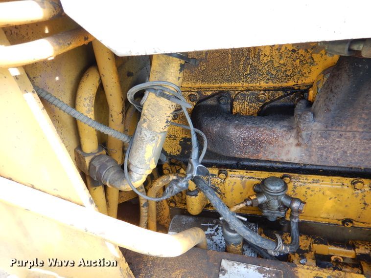 image for item DM0068 International 260  tractor