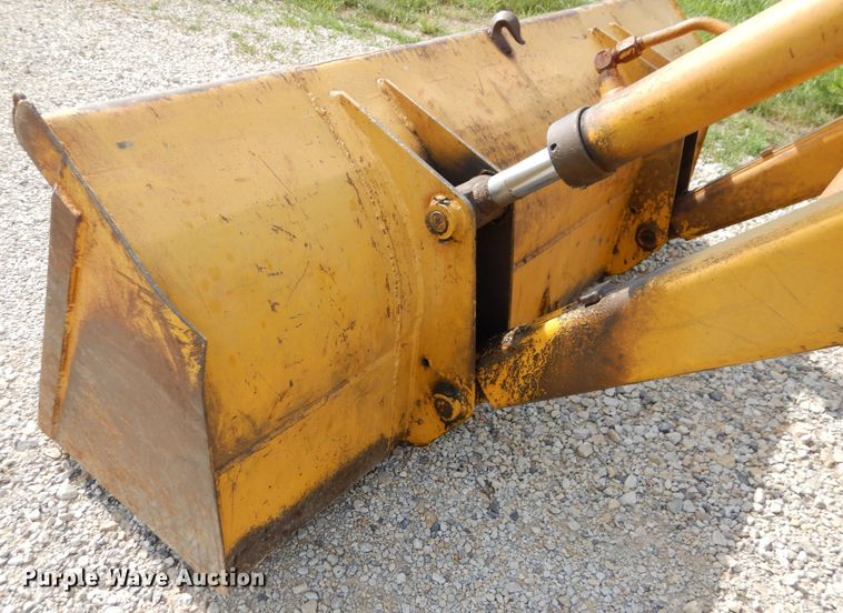 image for item DM0068 International 260  tractor