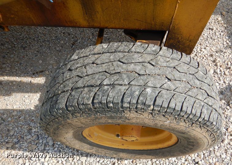 image for item DM0068 International 260  tractor