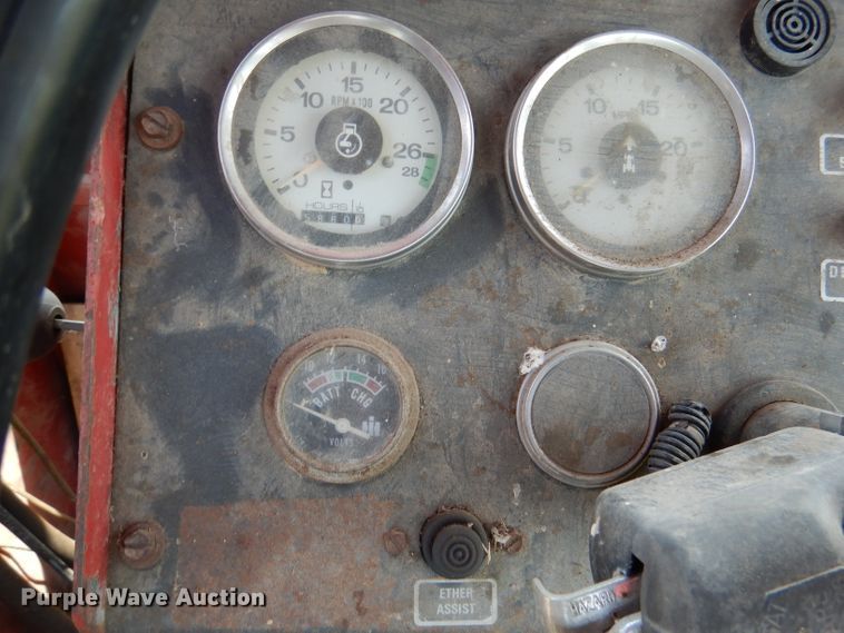 image for item DM0070 1976 International 4568  4WD tractor