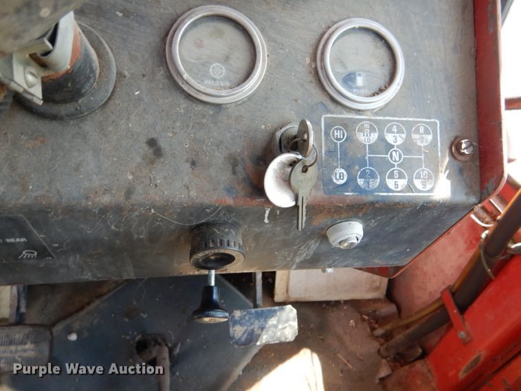 image for item DM0070 1976 International 4568  4WD tractor