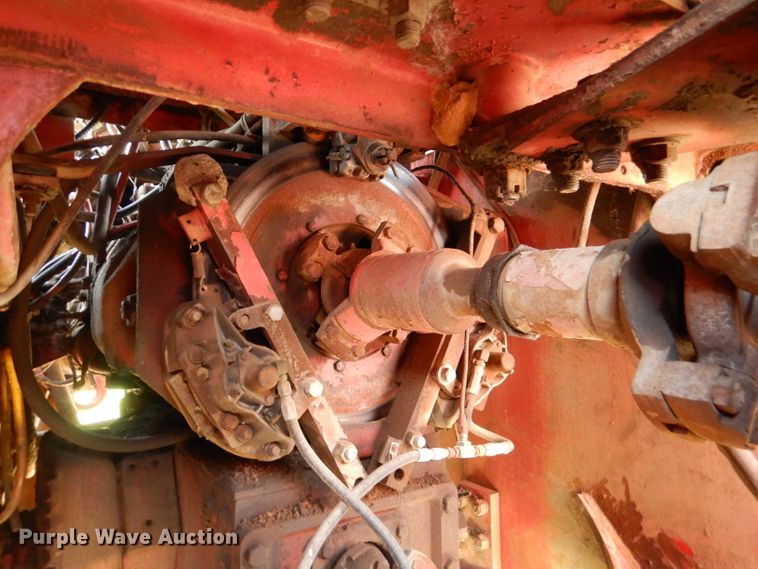 image for item DM0070 1976 International 4568  4WD tractor