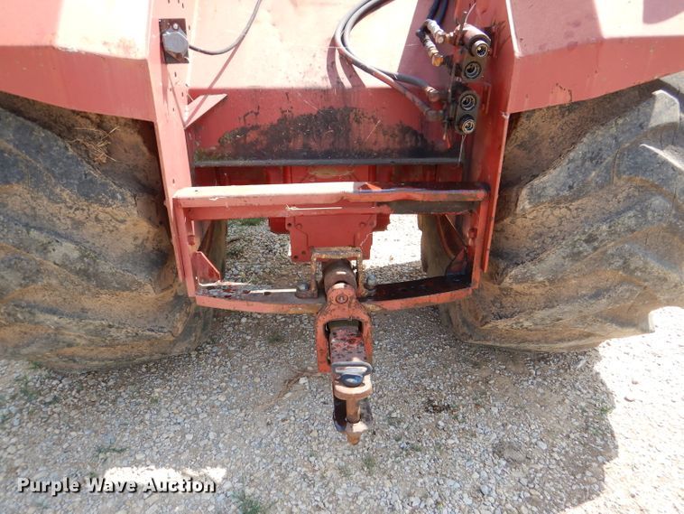 image for item DM0070 1976 International 4568  4WD tractor