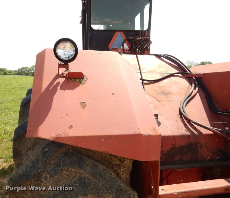 image for item DM0070 1976 International 4568  4WD tractor