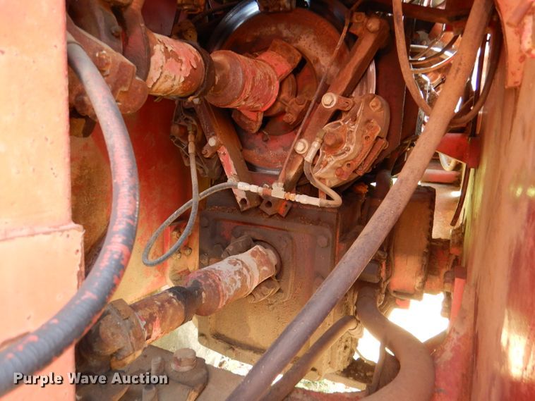 image for item DM0070 1976 International 4568  4WD tractor