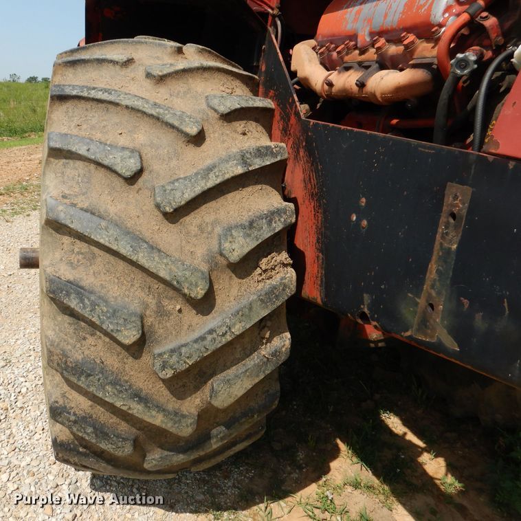 image for item DM0070 1976 International 4568  4WD tractor