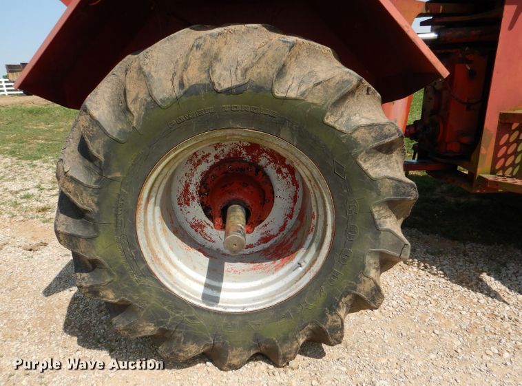 image for item DM0070 1976 International 4568  4WD tractor