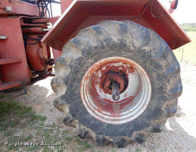 image for item DM0070 1976 International 4568  4WD tractor