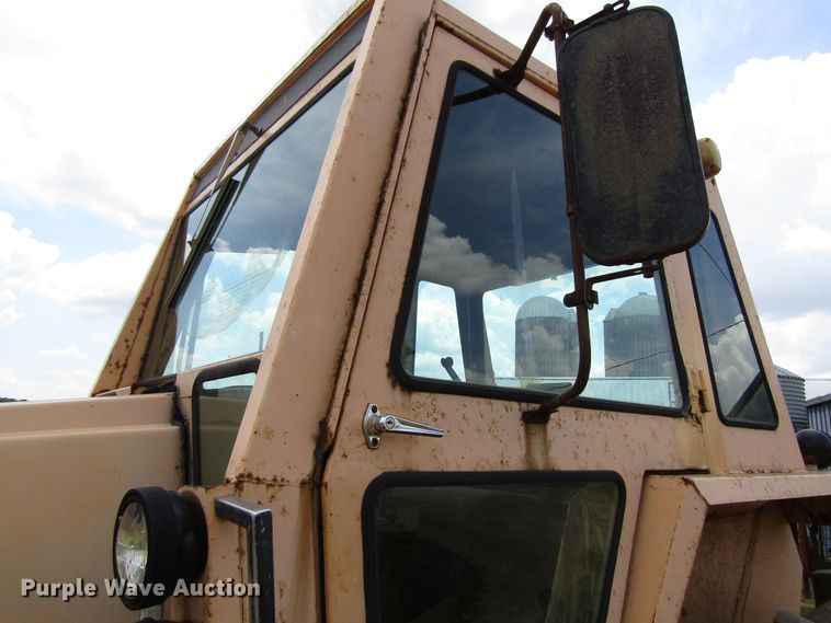 image for item GC9982 Case 1270  tractor