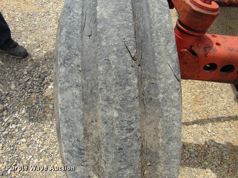 image for item GC9982 Case 1270  tractor