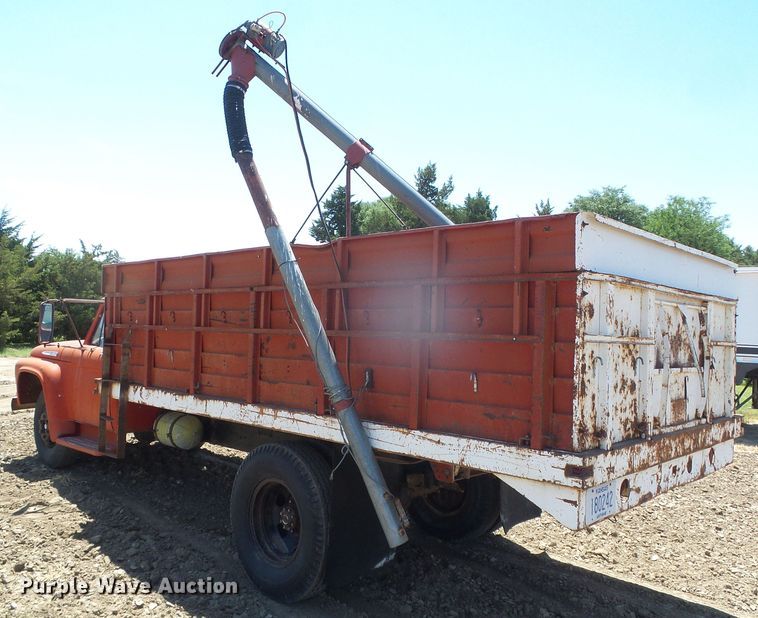 image for item GR9463 1961 Ford F600  grain truck