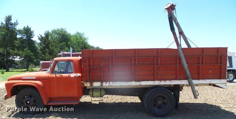 image for item GR9463 1961 Ford F600  grain truck