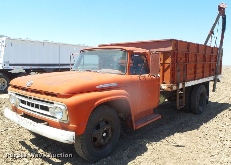 image for item GR9463 1961 Ford F600  grain truck