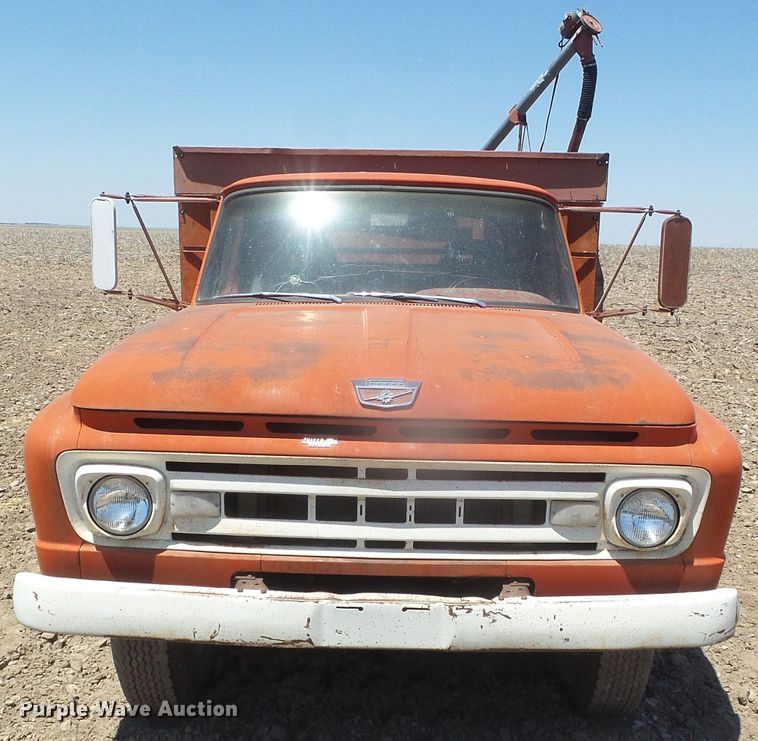 image for item GR9463 1961 Ford F600  grain truck