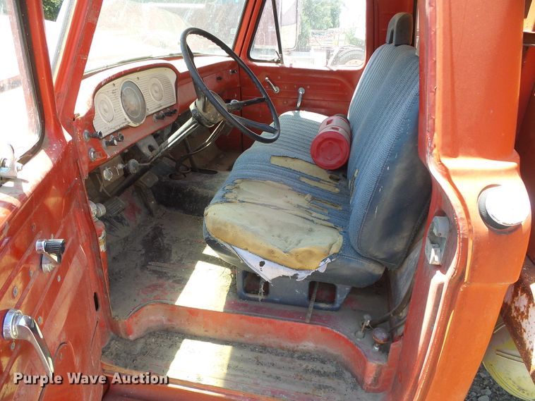 image for item GR9463 1961 Ford F600  grain truck