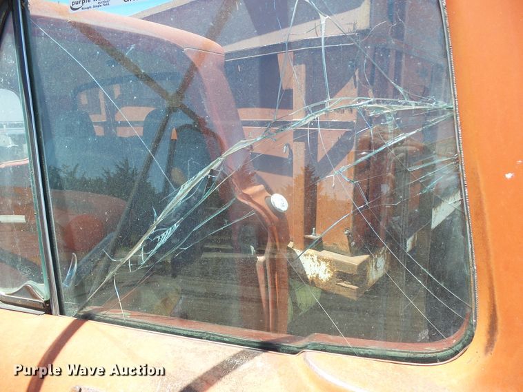 image for item GR9463 1961 Ford F600  grain truck