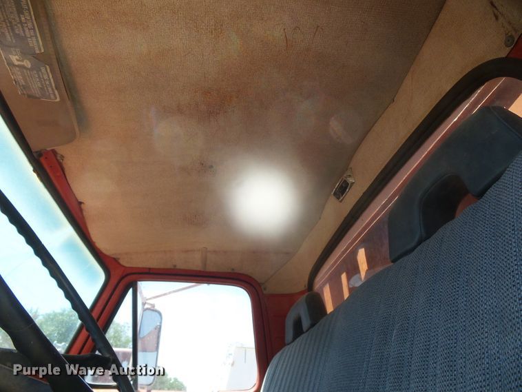 image for item GR9463 1961 Ford F600  grain truck