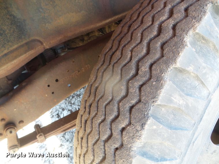 image for item GR9463 1961 Ford F600  grain truck