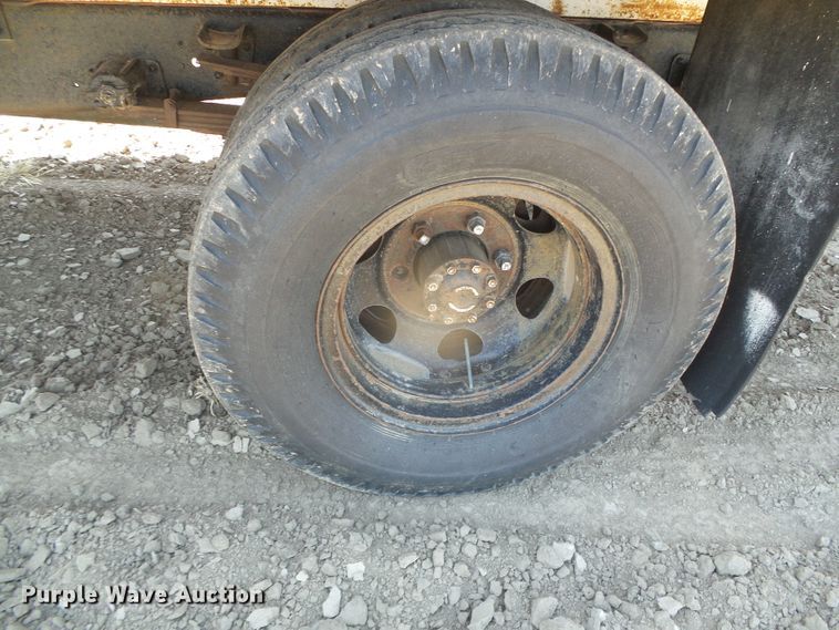 image for item GR9463 1961 Ford F600  grain truck