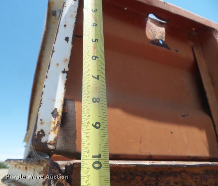 image for item GR9463 1961 Ford F600  grain truck